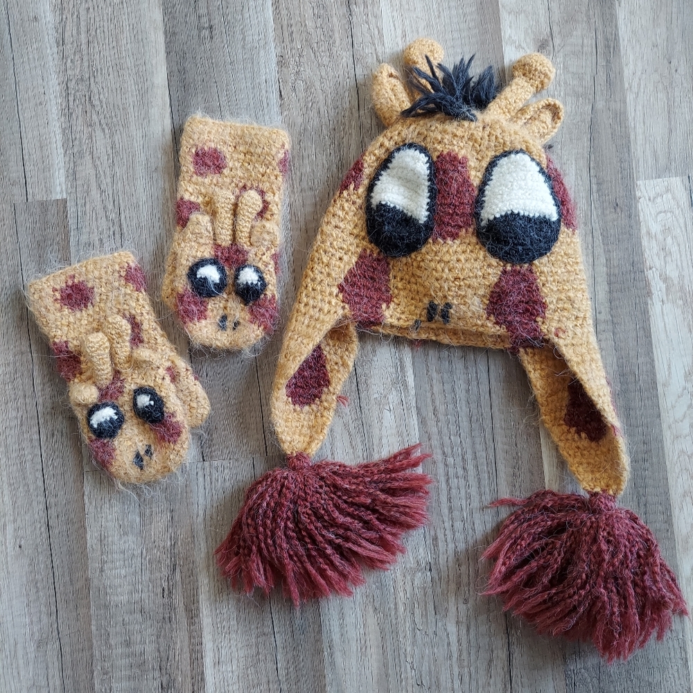 Kids Winter Hat & Mittens Knit Giraffe Peruvian Trading Co Bianca Ivan